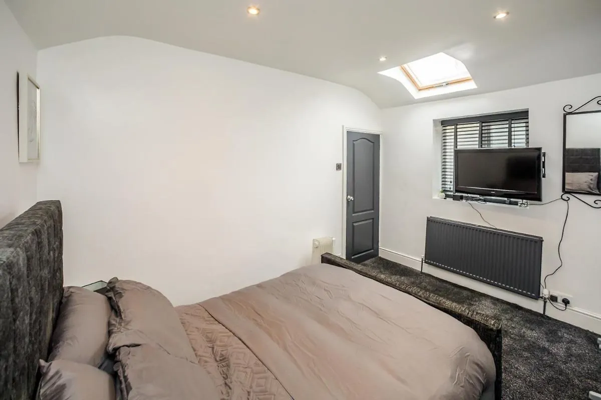 Cottage Hide-Out Huddersfield