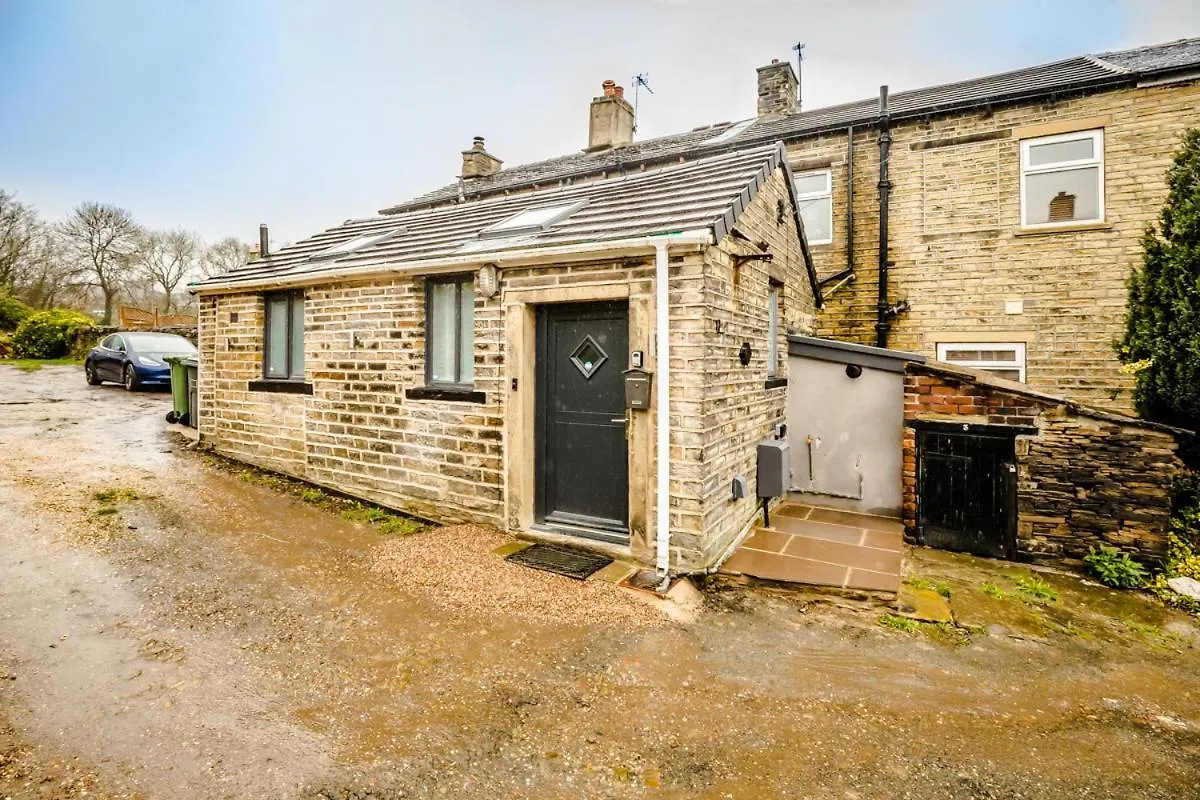 Cottage Hide-Out Huddersfield